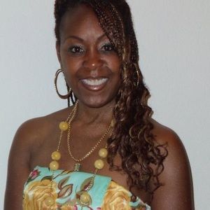 Meet your Posher, Regina